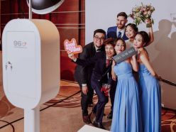 Dịch vụ chụp hình lấy liền cho đám cưới | Wedding photobooth rental - Wedding photobooth rental | Dịch vụ chụp hình lấy liền -96 photobooth co. Vietnam