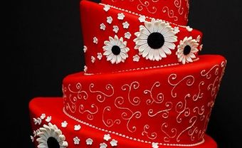 Bánh cưới màu đỏ kiểu dáng lạ mắt  - Blog Marry