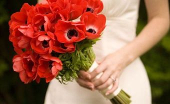 Hoa cưới cầm tay kết từ hoa anh túc hay còn gọi là hoa poppy - Blog Marry