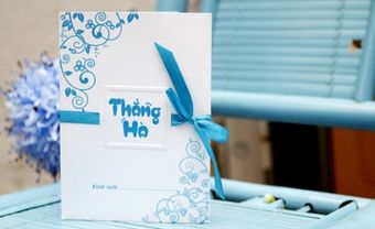 Thiệp cưới đẹp màu xanh dương phối ruy băng  - Blog Marry