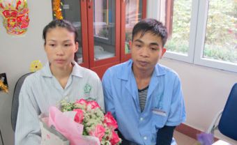 Rơi nước mắt dự đám cưới trong bệnh viện của cô dâu trước ngày mổ - Blog Marry