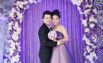 Lê Khánh – Tuấn Khải hạnh phúc nâng ly rượu hồng - Blog Marry