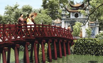 Hình ảnh gánh hàng rong trong Hanoi tour - Blog Marry