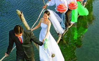 Những hình ảnh bình dị của cô dâu chú rể trong đám cưới quê nhà - Blog Marry