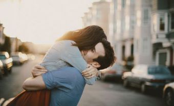 6 lý do nên yêu người đàn ông luôn chờ đợi bạn - Blog Marry