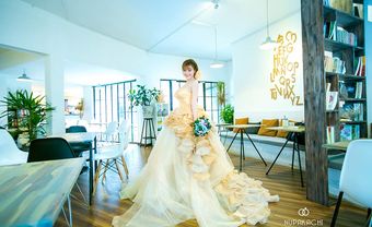 Bạn thích váy cưới đơn giản hay cầu kỳ? - Blog Marry