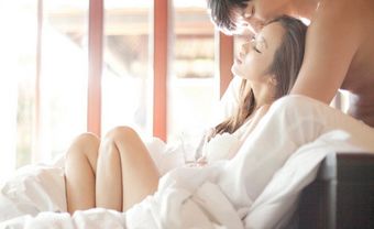 Những câu nói trên giường người chồng nào cũng muốn nghe - Blog Marry