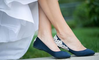 Giầy cưới xinh lung linh với màu xanh navy - Blog Marry