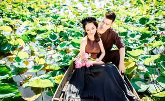 Để bộ ảnh cưới của bạn thêm lung linh cùng hoa sen - Blog Marry