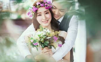 2 cách làm vòng hoa cô dâu bằng giấy nhún xinh xắn - Blog Marry