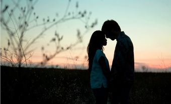 Là con gái, nhất định phải luôn hạnh phúc, vui cười, dù có hay không có ai đó bên cạnh. - Blog Marry