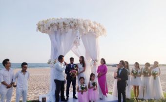 Đám cưới bãi biển tông trắng tinh khiết của Nguyệt Ánh - Blog Marry