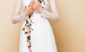 Áo Dài Cưới 2017: Dài Lụa Trắng Kết Hoa Duyên Dáng Cho Cô Dâu - Blog Marry