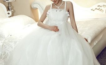 Chọn váy cưới cho cô dâu bầu - Blog Marry