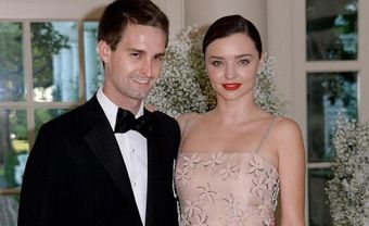 Rò rỉ hình ảnh khách mời trong đám cưới nhỏ lãng mạn của Miranda Kerr ở sân sau nhà - Blog Marry