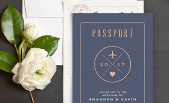 Thiệp cưới passport 'không đụng hàng' cho cặp đôi yêu du lịch - Blog Marry