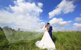 Chọn kiểu dáng, chất liệu váy tạo style ngày cưới - Blog Marry