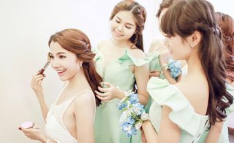 Cô dâu gắn kết với thân thiết với phù dâu - Blog Marry