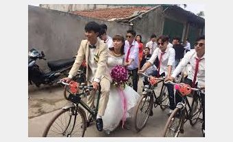 Tình cảm cùng màn rước dâu trên con "ngựa sắt" - Blog Marry