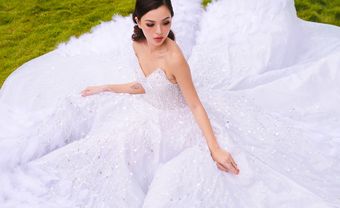 Tân quán quân The Face 2017: Tú Hảo lạ lẫm trong váy cưới Hacchic Bridal - Blog Marry