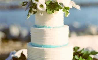 12 cách làm đẹp bánh cưới với hoa màu sắc - Blog Marry