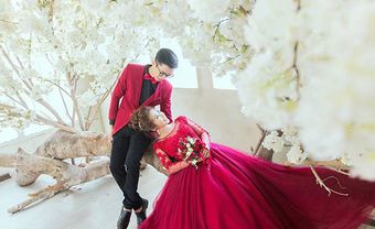 Muôn kiểu tận dụng áo cưới khi chụp ảnh - Blog Marry