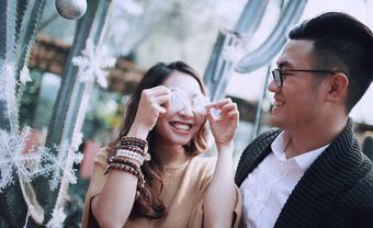 Chụp hình cưới với cây thông Noel  phiên bản  hoa xương rồng - Blog Marry