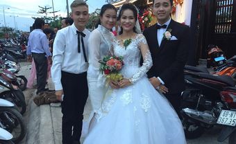 Cư dân mạng xôn xao trước hình ảnh chú rể khóc như mưa trong đám cưới - Blog Marry