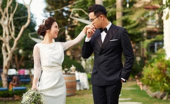 MC “Chúng tôi là chiến sĩ” tung ảnh cưới với nữ biên tập viên xinh đẹp - Blog Marry