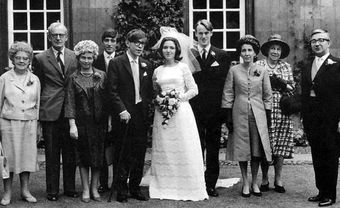 Chuyện tình đẹp nhưng không trọn vẹn của Stephen Hawking - Blog Marry