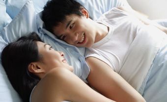 10 tuyệt chiêu của chồng khiến vợ mặn mà với chuyện ấy hơn - Blog Marry