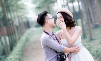 Cặp đôi chênh nhau 8 tuổi và màn cầu hôn khiến bạn gái 'đứng hình' - Blog Marry