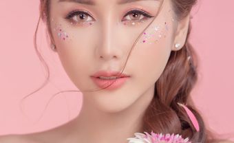 Phong cách trang điểm bling bling cho cô dâu 'bánh bèo' - Blog Marry