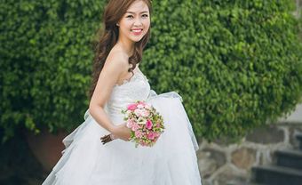 Tóc đẹp dịu dàng cho cô dâu tóc dài - Blog Marry