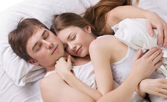 Tiết lộ đàn ông thích phụ nữ mặc gì nhất khi ngủ - Blog Marry