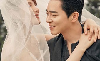 Nữ ca sĩ "Hậu duệ mặt trời" và tài tử Jo Jung Suk tuyên bố đã kết hôn, lên top 1 Naver với bộ ảnh cưới đẹp ngất ngây - Blog Marry