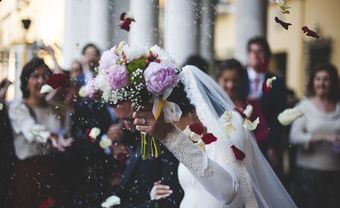 Bí quyết mặc váy cưới trong ngày giá lạnh - Blog Marry