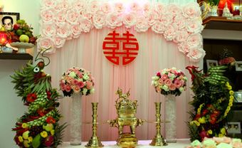 Mẹo chọn hoa trang trí bàn thờ chuẩn phong tục ngày cưới - Blog Marry