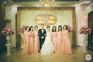Không gian đám cưới lộng lẫy của 2 cặp hot teen Việt - Trung tâm tổ chức sự kiện và tiệc cưới Queen Bee - Hình 3