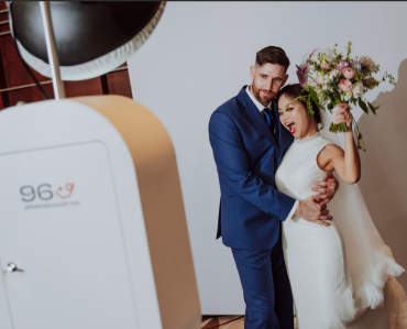 Dịch vụ chụp hình lấy liền cho đám cưới | Wedding photobooth rental - Wedding photobooth rental | Dịch vụ chụp hình lấy liền -96 photobooth co. Vietnam - Hình 1